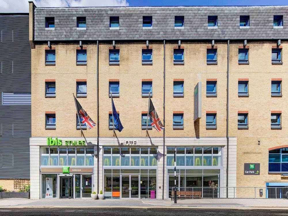 ibis Styles London Excel - Featured Image