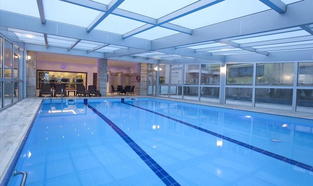 Riviera Hotel & Spa - Indoor Pool