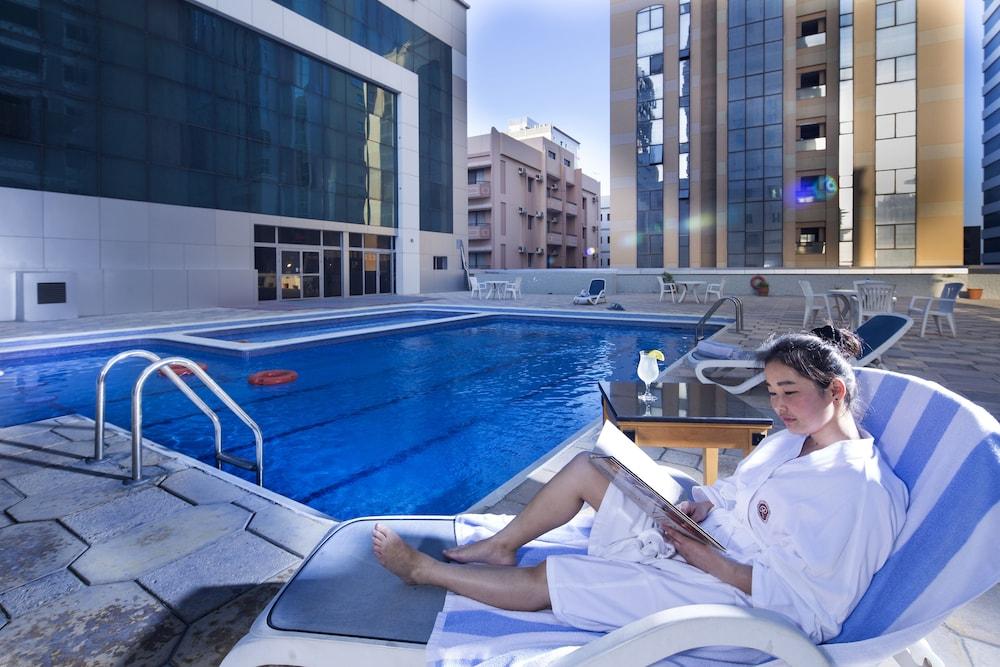فندق بيسان الدولي البحرين - Rooftop Pool