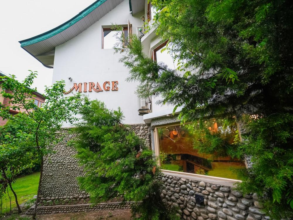 Hotel Mirage - Exterior