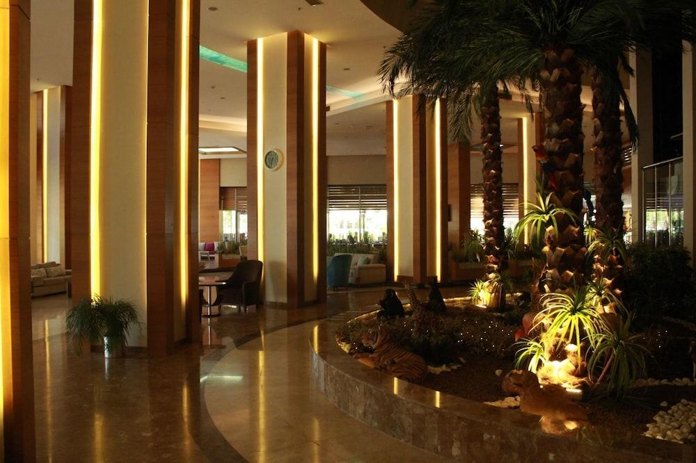 Kule Hotel & Spa - Lobby
