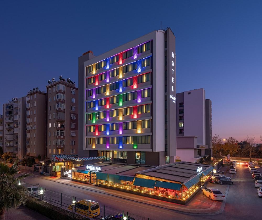 Anelli Hotel - Featured Image