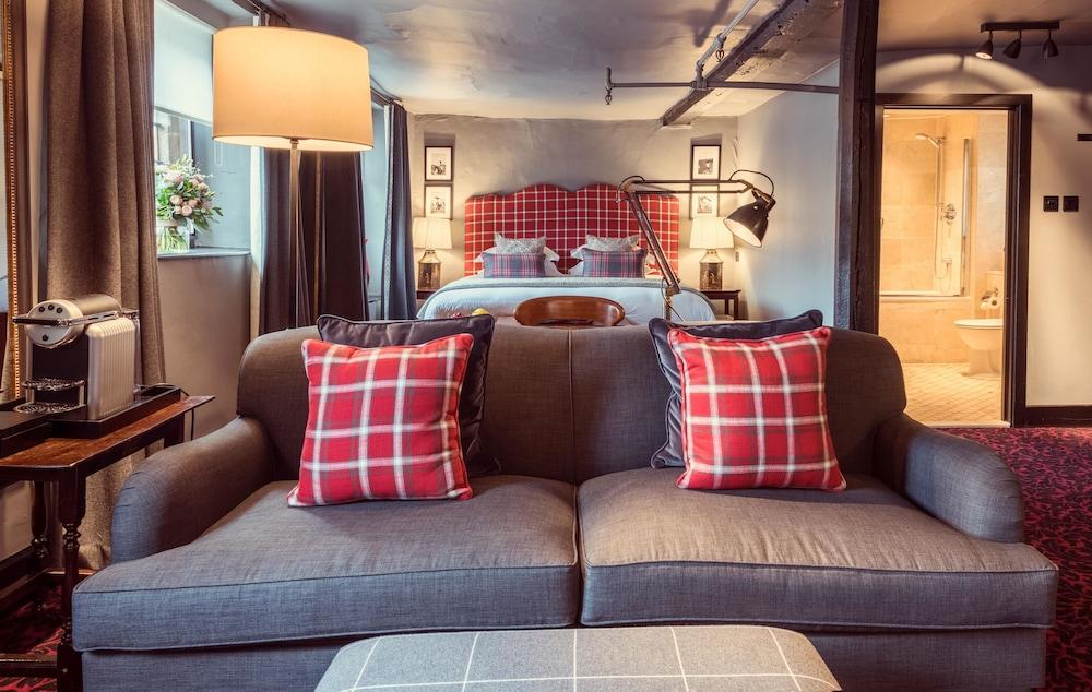 The Lygon Arms - an Iconic Luxury Hotel - Room