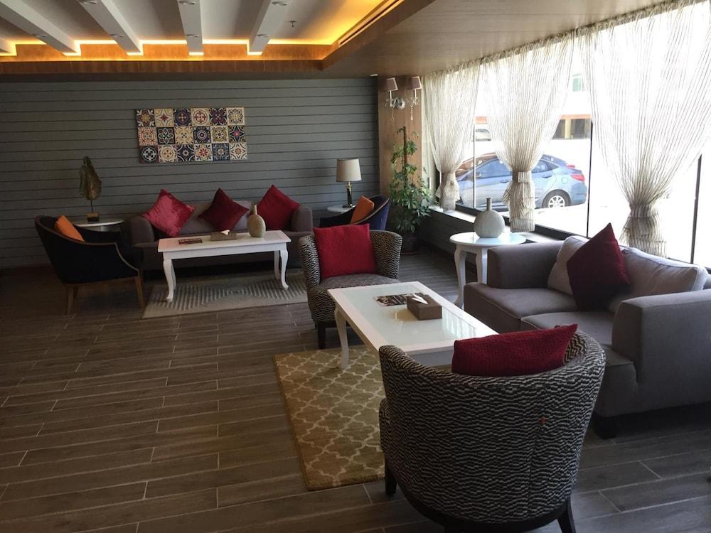 Golden Bujari Hotel Al Dhahran - Lobby