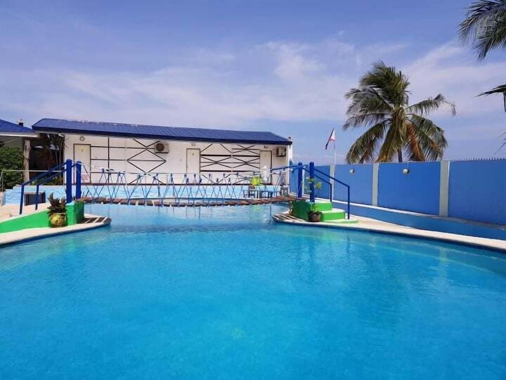Giswold Lagunde Beach Resort - Outdoor Pool