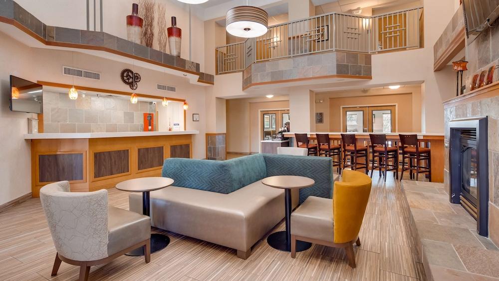 Best Western Plus Gateway Inn & Suites - Lobby