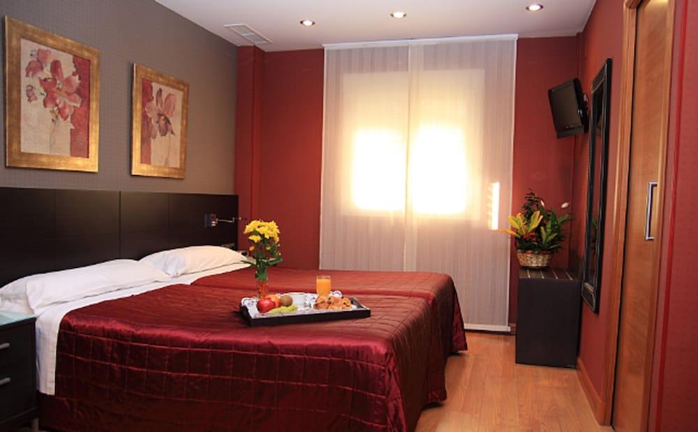 Hotel Villa De Barajas - Room