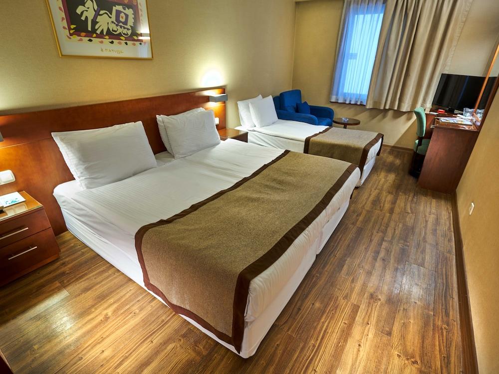Feronya Hotel - Room