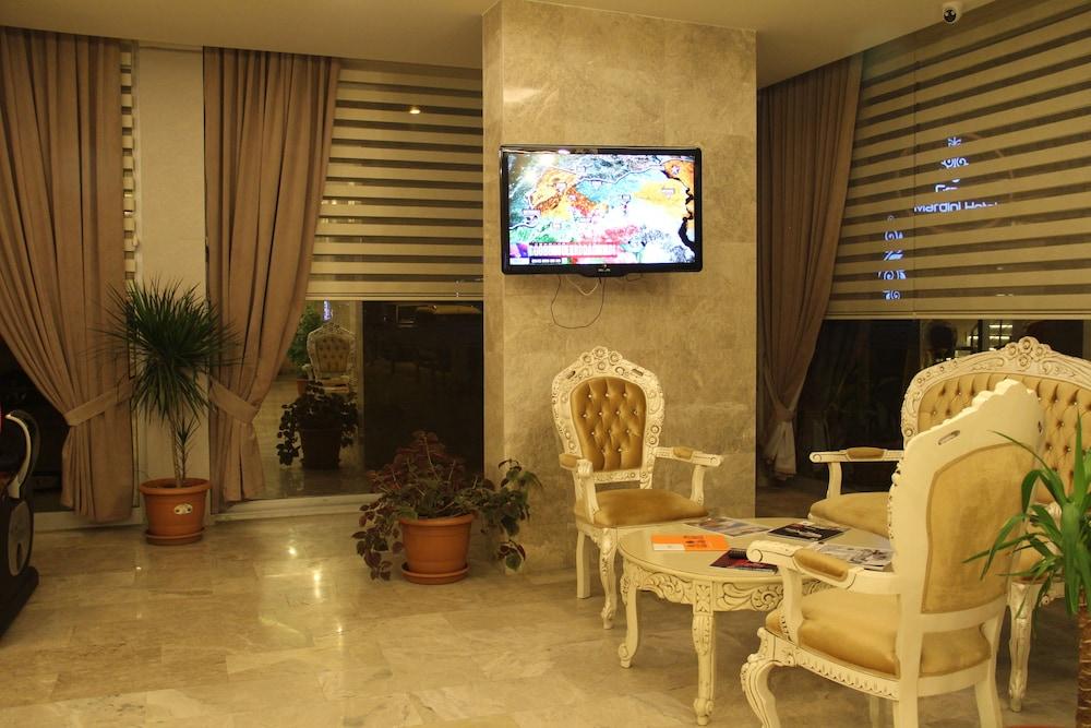 Grand Mardini Hotel - Lobby Sitting Area