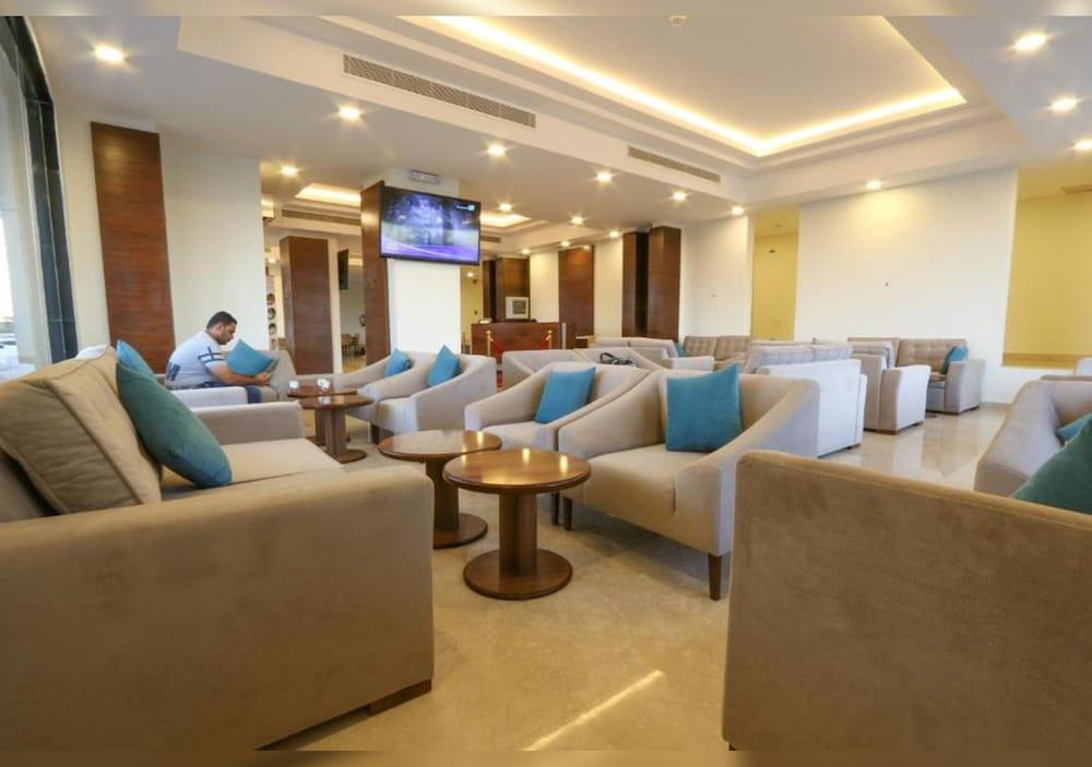 Amwaj Yanbu Residential Units - Lobby Sitting Area