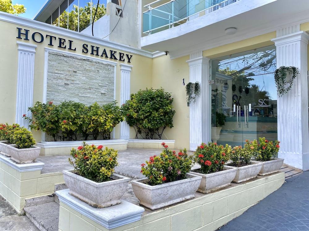 Hotel Shakey - Exterior