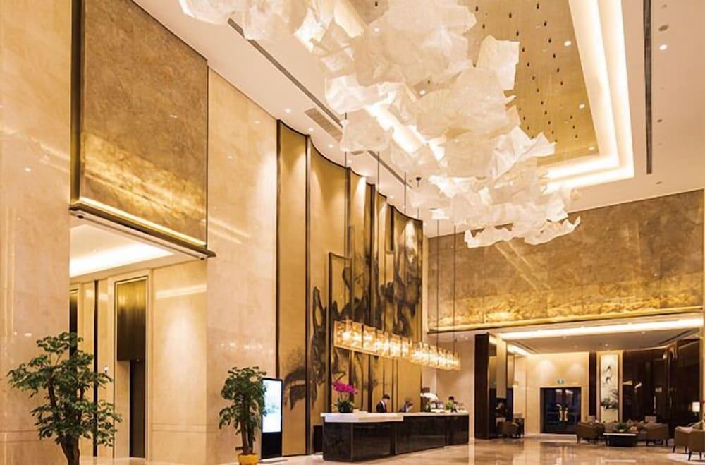 Golden Eagle Summit Hotel Nanjing China - Lobby