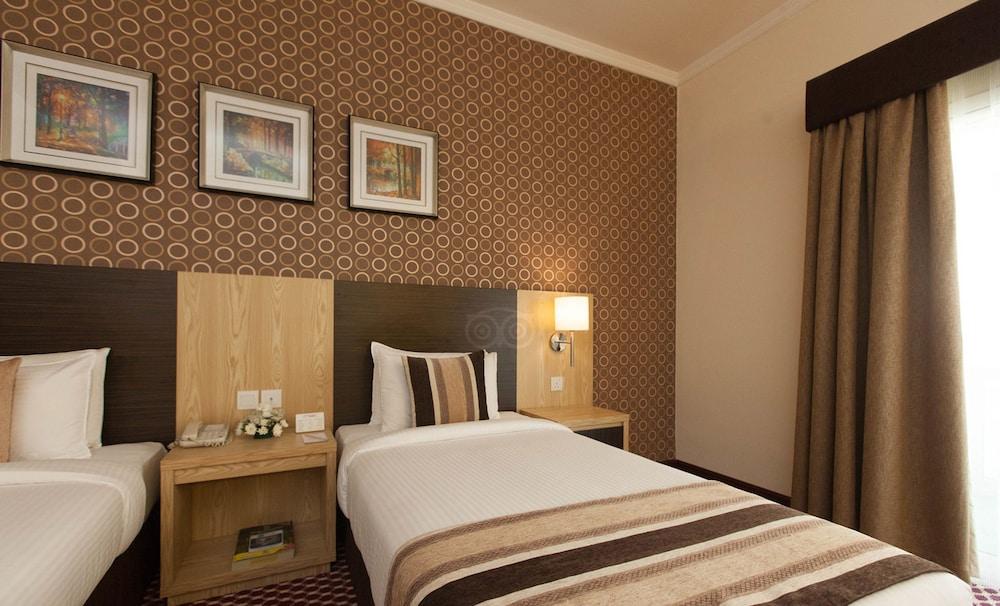 Fortune Karama Hotel - Room