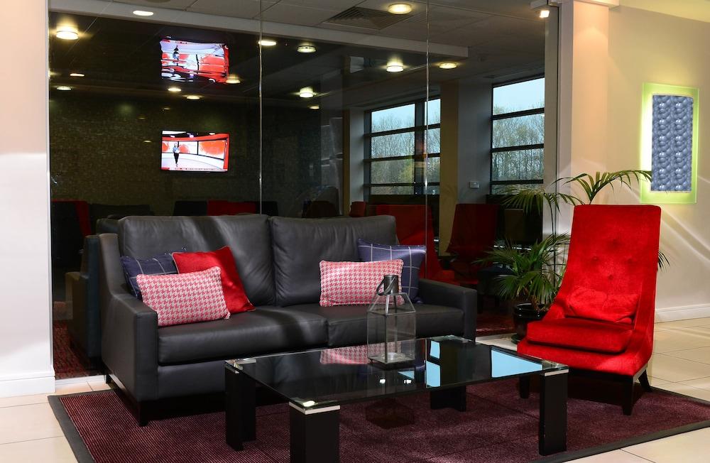 International Hotel Telford - Lobby Lounge