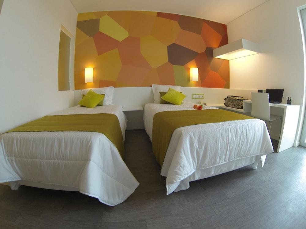 Hotel 3K Faro Aeroporto - Room