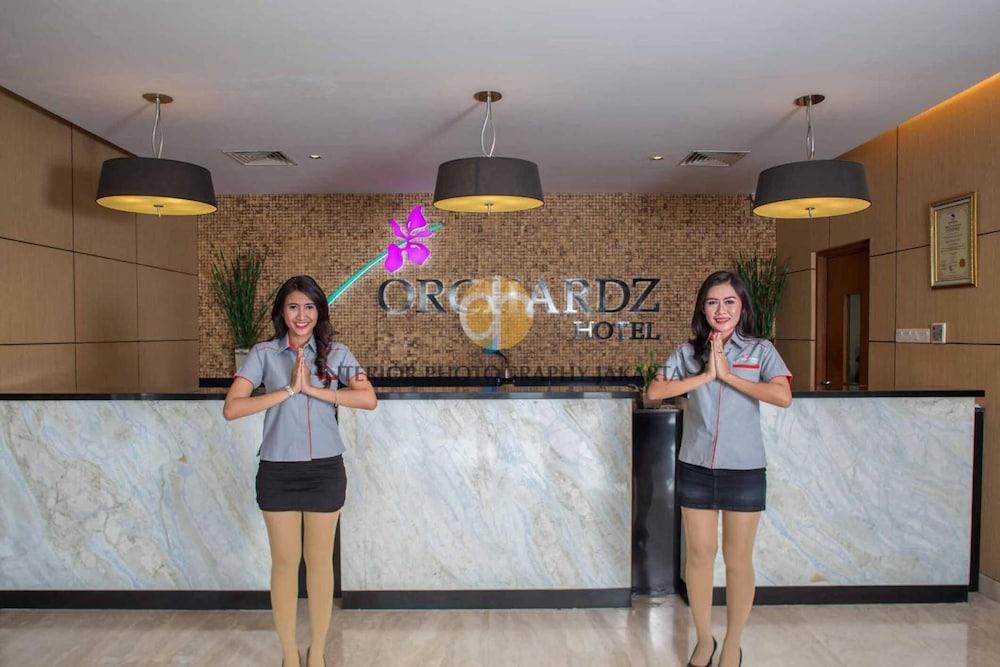 Orchardz Hotel Bandara Jakarta - Lobby