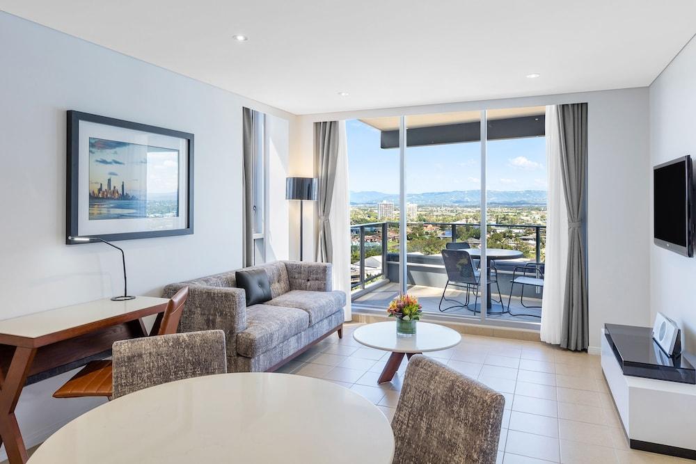 Meriton Suites Broadbeach, Gold Coast - Featured Image