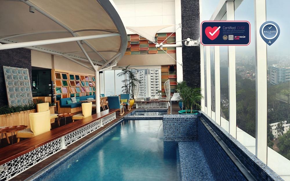 Mercure Jakarta Simatupang - Rooftop Pool