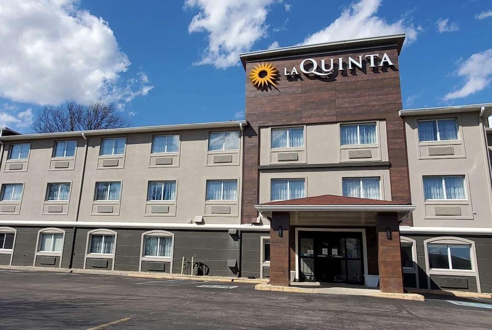 La Quinta Inn by Wyndham Indianapolis North at Pyramids - Featured Image