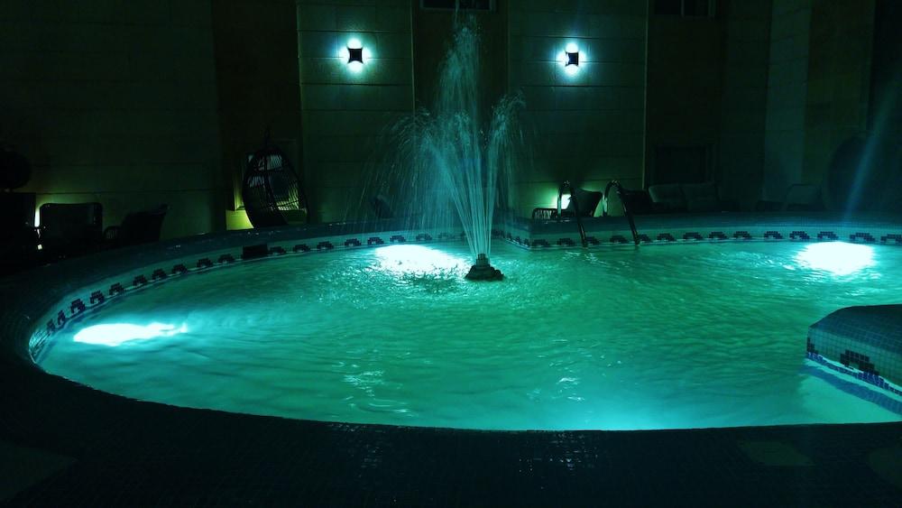 Grand Park Hotel - Pool
