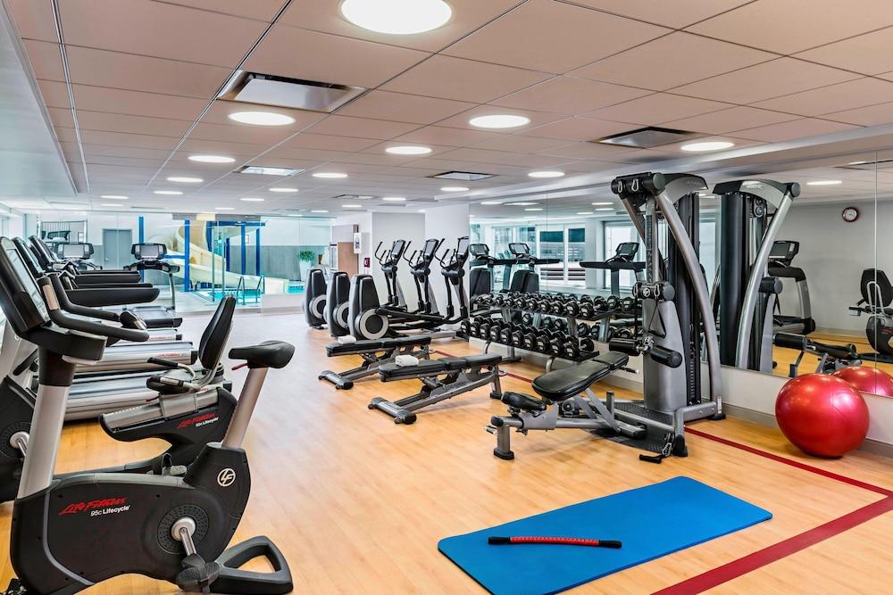 Sheraton Suites Calgary Eau Claire - Fitness Facility