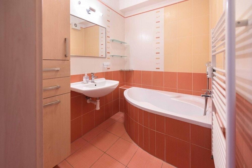 Apartsee living II. - Bathroom