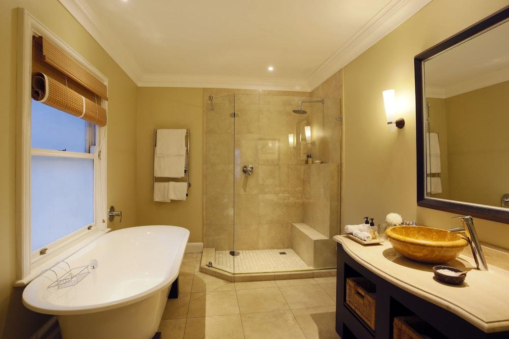 Auberge Hollandaise Guest House by Misty Blue Hotels - Bathroom