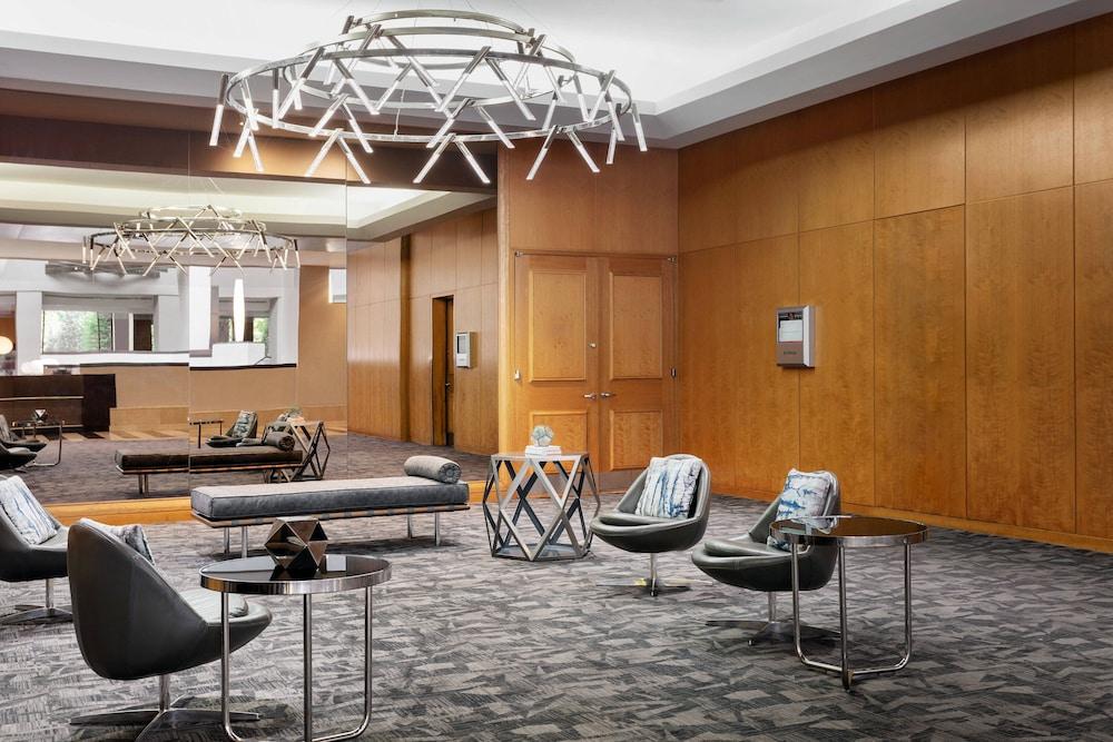 Crystal Gateway Marriott - Lobby Lounge