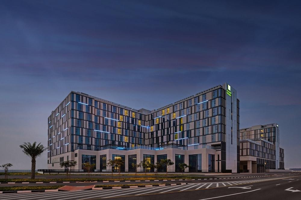 Staybridge Suites Dubai Al-Maktoum Airport, an IHG Hotel - Exterior