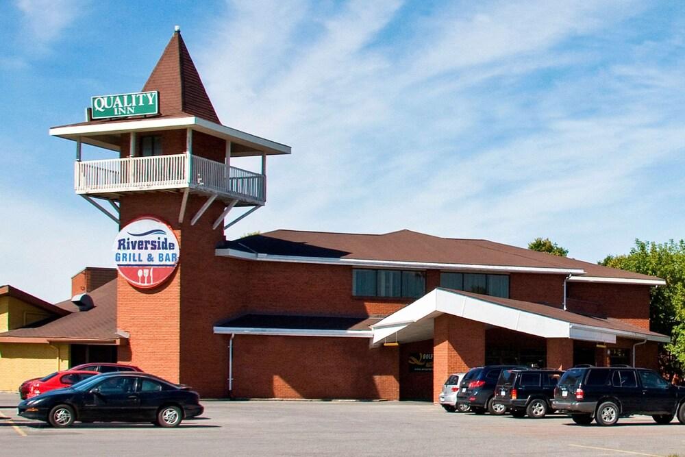 Quality Inn Arnprior - Featured Image