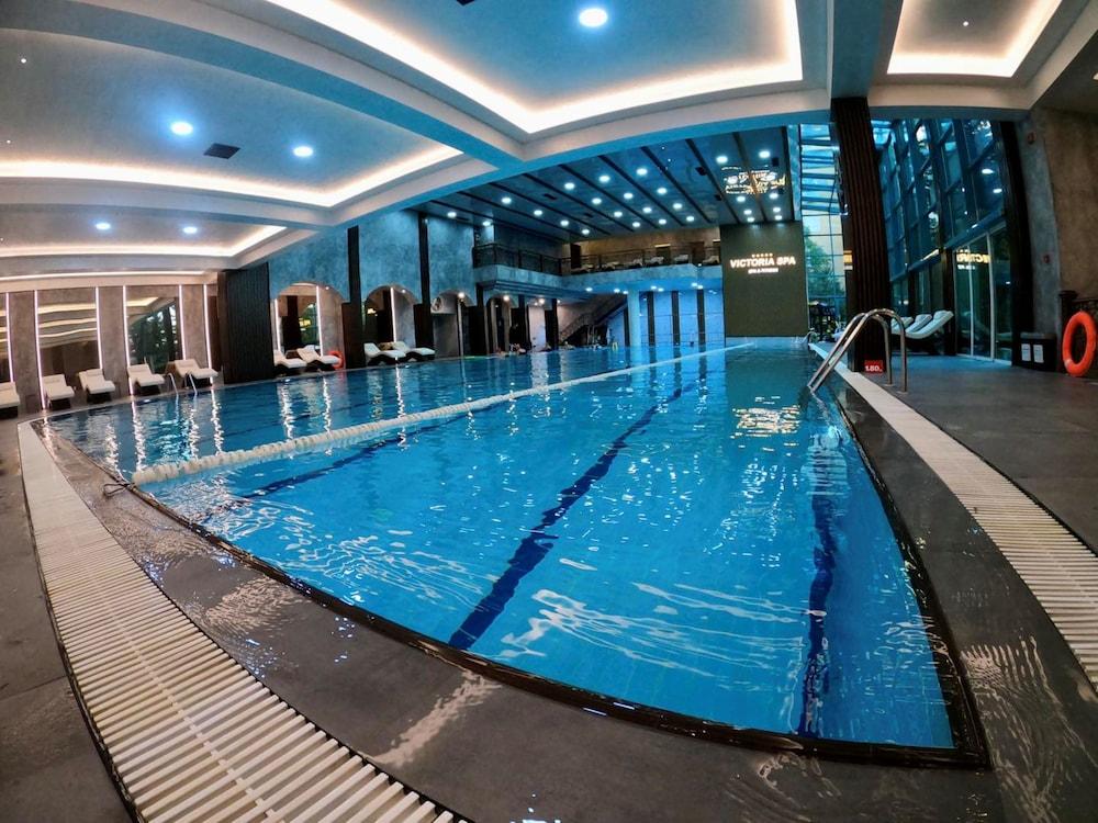 Ramada by Wyndham Sofia City Center - Indoor Pool