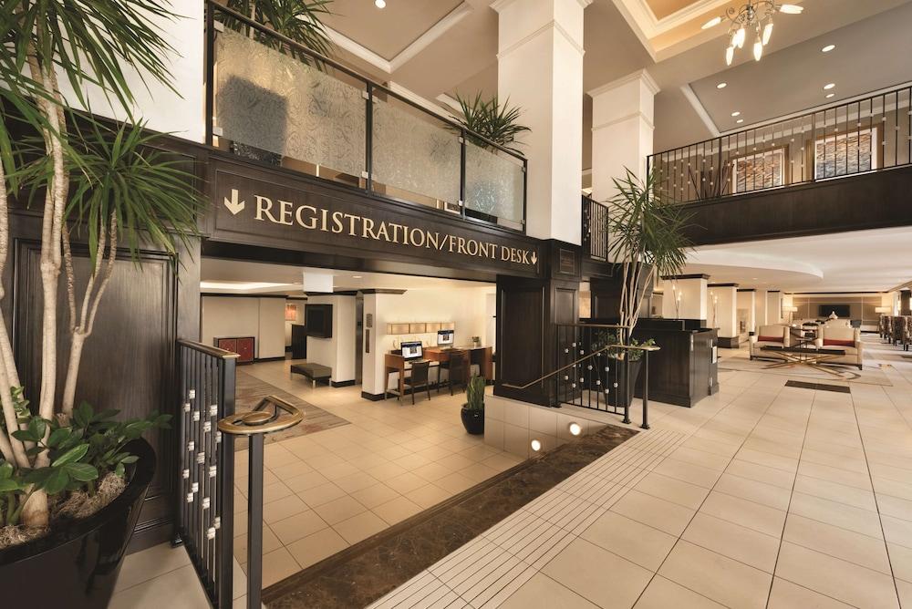 Hilton Orrington / Evanston - Reception