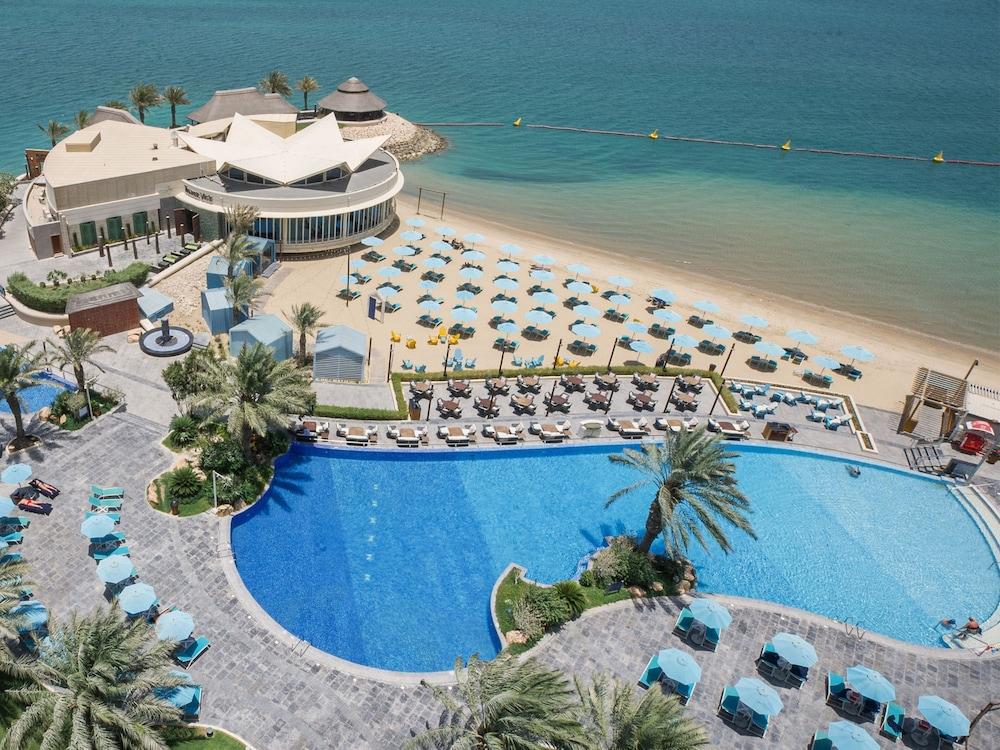 Hilton Doha - Pool
