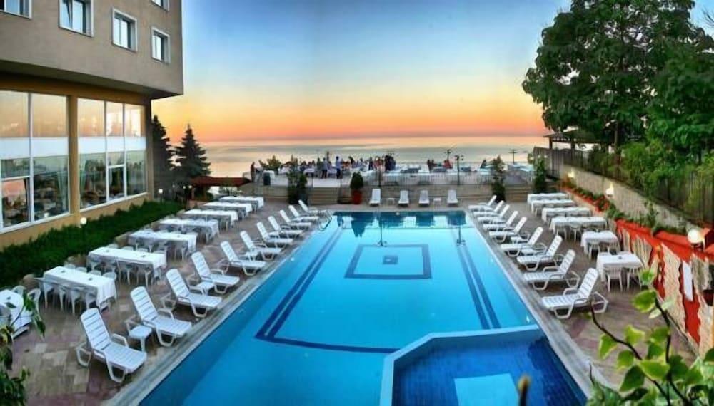 Baliktasi Hotel - Outdoor Pool