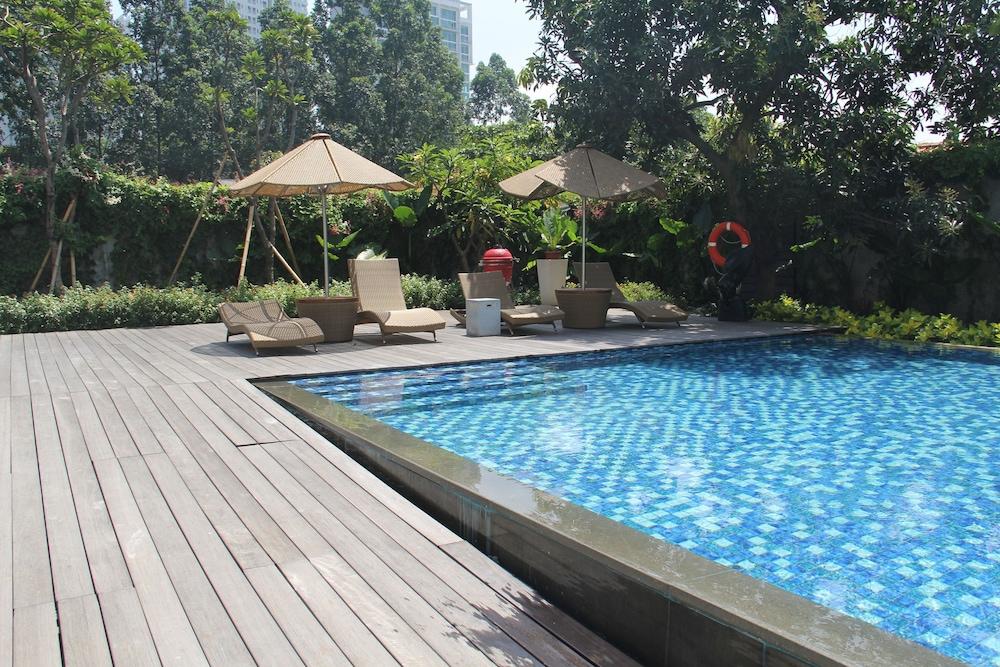 Veranda Serviced Residence Puri - Outdoor Pool