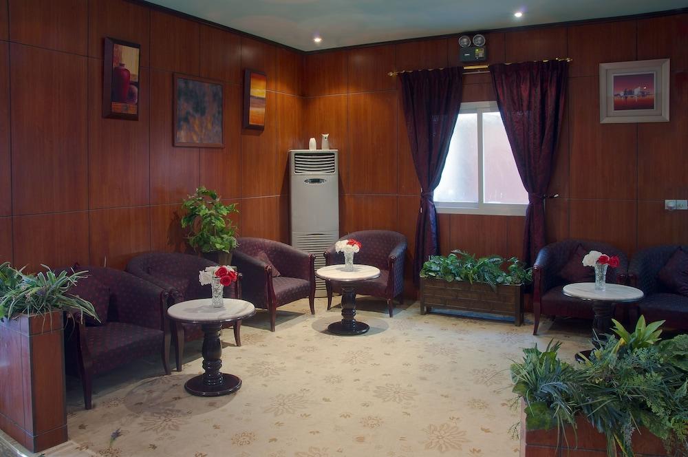 Al Farhan Hotel Suites Al Aqiq - Interior Entrance