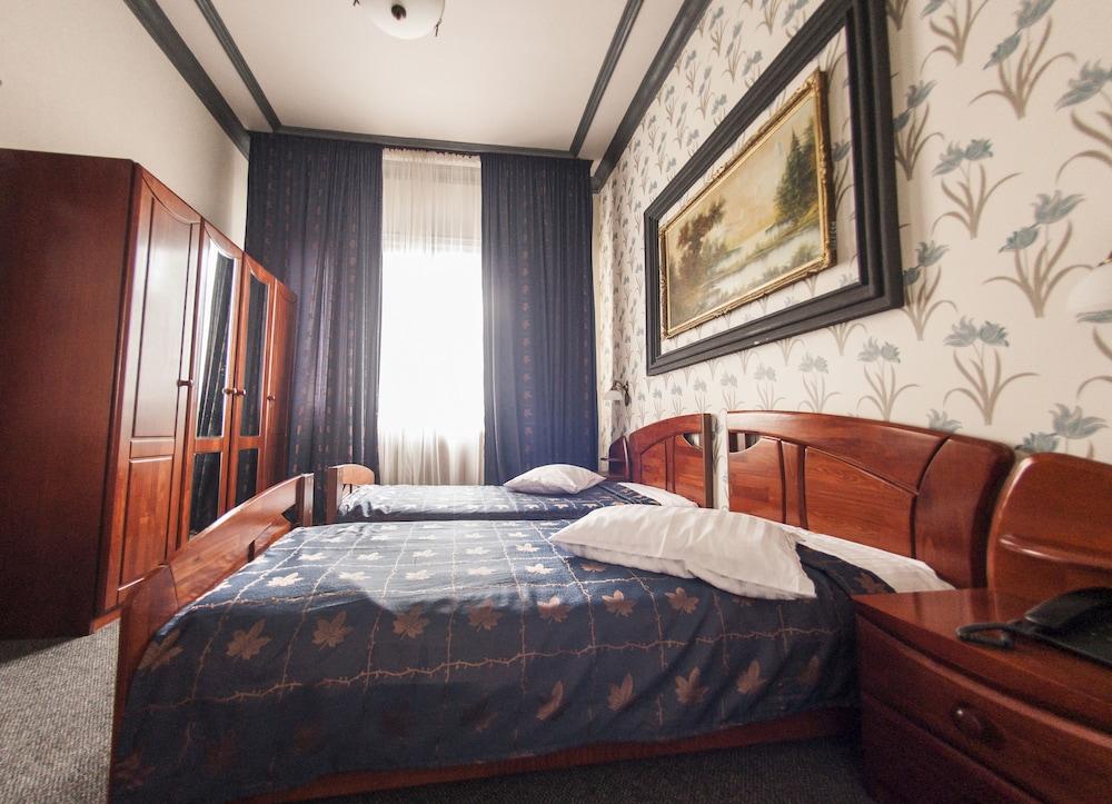 Bucharest Comfort Suites - Room