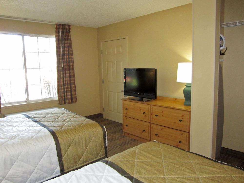 Extended Stay America Suites Portland Beaverton - Room