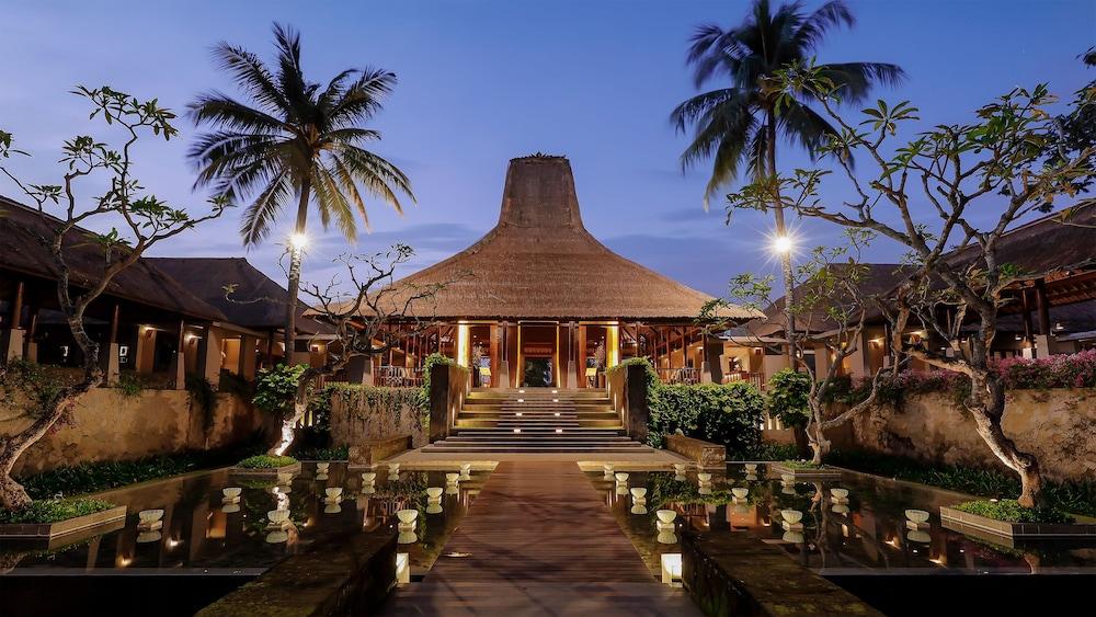 Maya Ubud Resort and Spa - Exterior detail