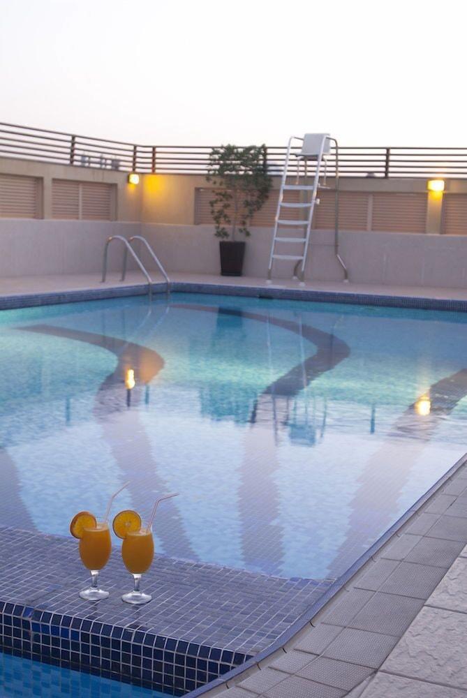 Radiance Premium Suites - Pool