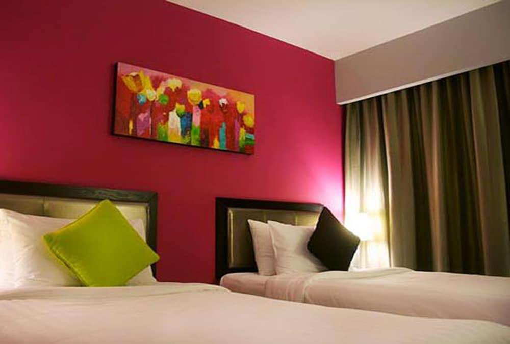 The Brunei Hotel - Room
