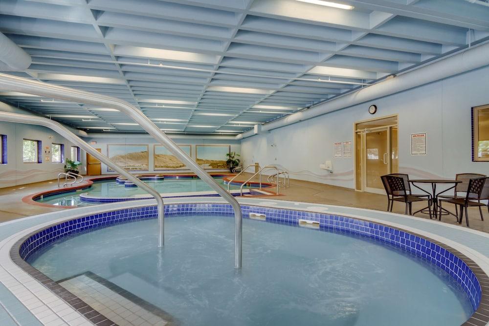 Best Western Plus Kamloops Hotel - Indoor Pool