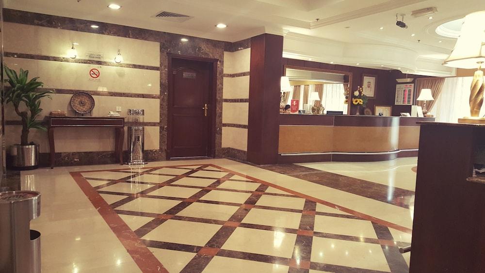 Al Manar Hotel Apartments - Interior Entrance