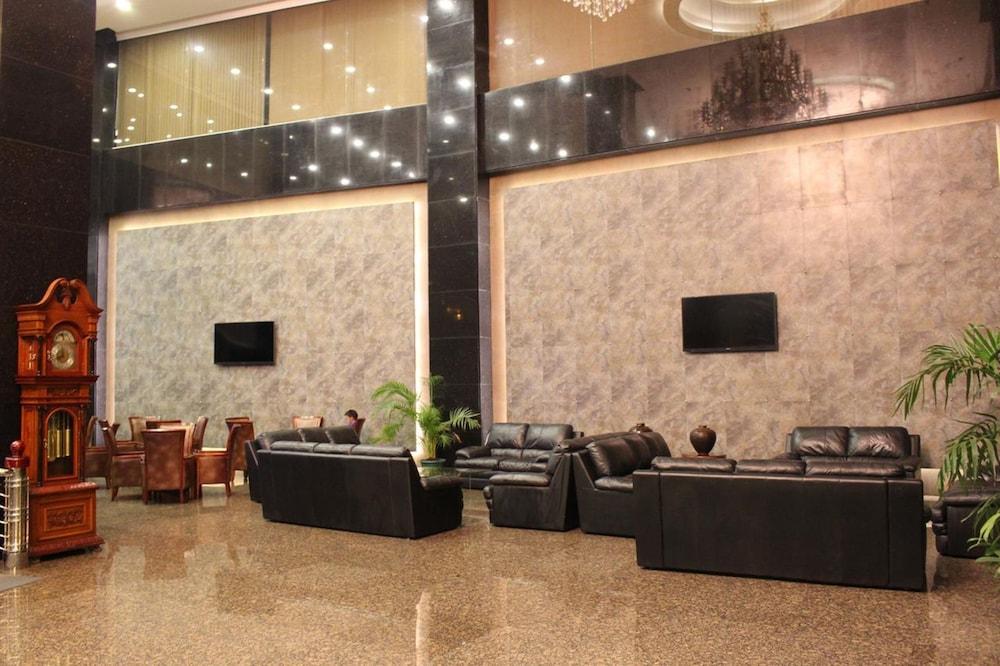 Crown Legacy Hotel - Lobby Sitting Area