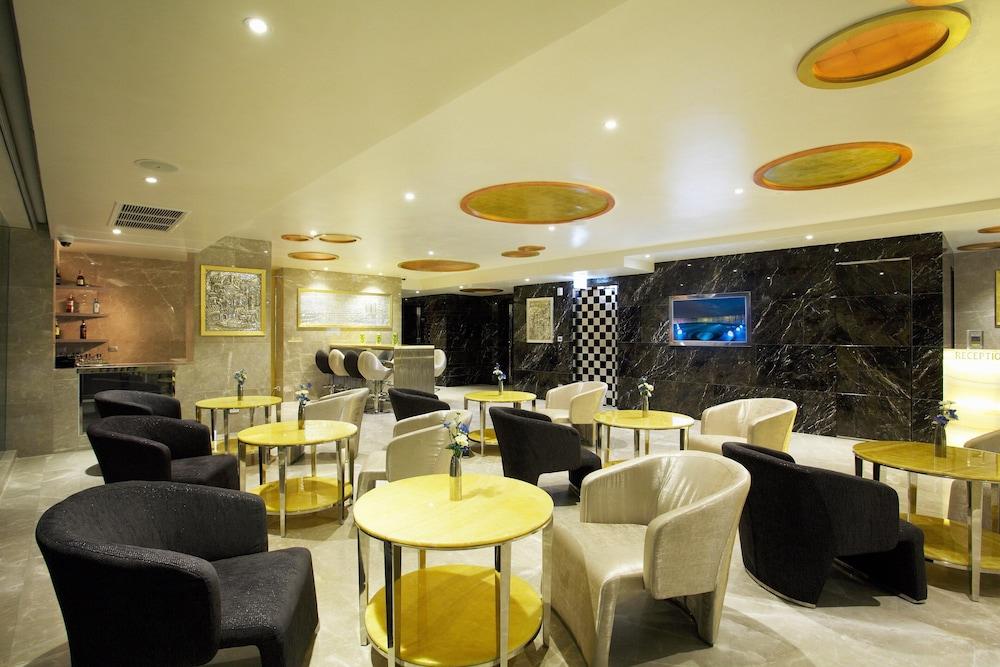 سينتارا لايف أفينيو هوتل باتايا - Lobby Lounge