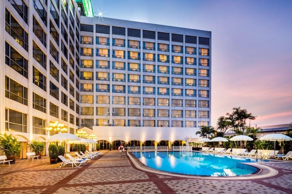 Bangkok Palace Hotel - Featured Image