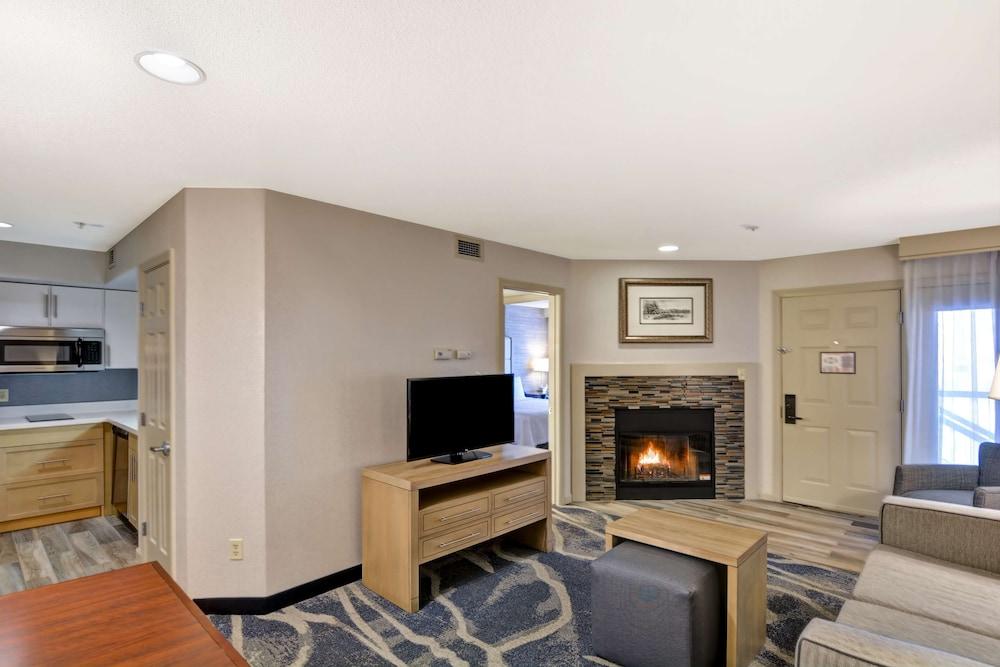 Homewood Suites by Hilton Windsor Locks Hartford - Featured Image