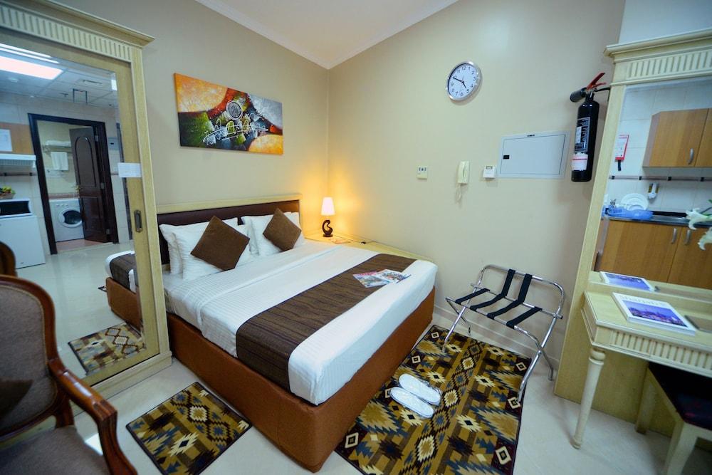 Emirates Stars Hotel Apartments Sharjah - Room