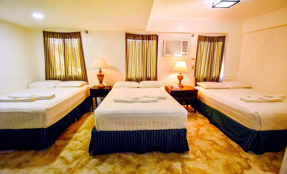 Dreamwave Hotel Puerto Galera - Room