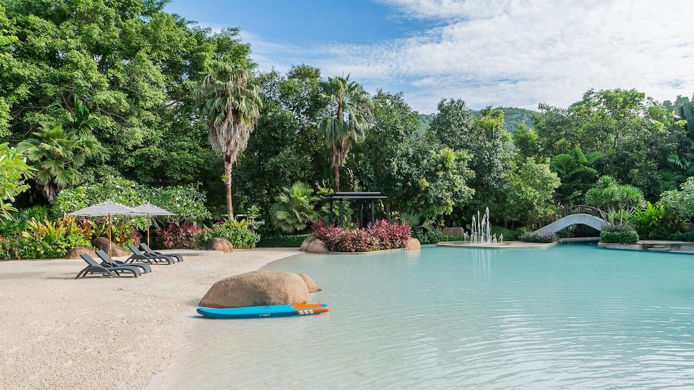 Naithonburi Beach Resort - Outdoor Pool